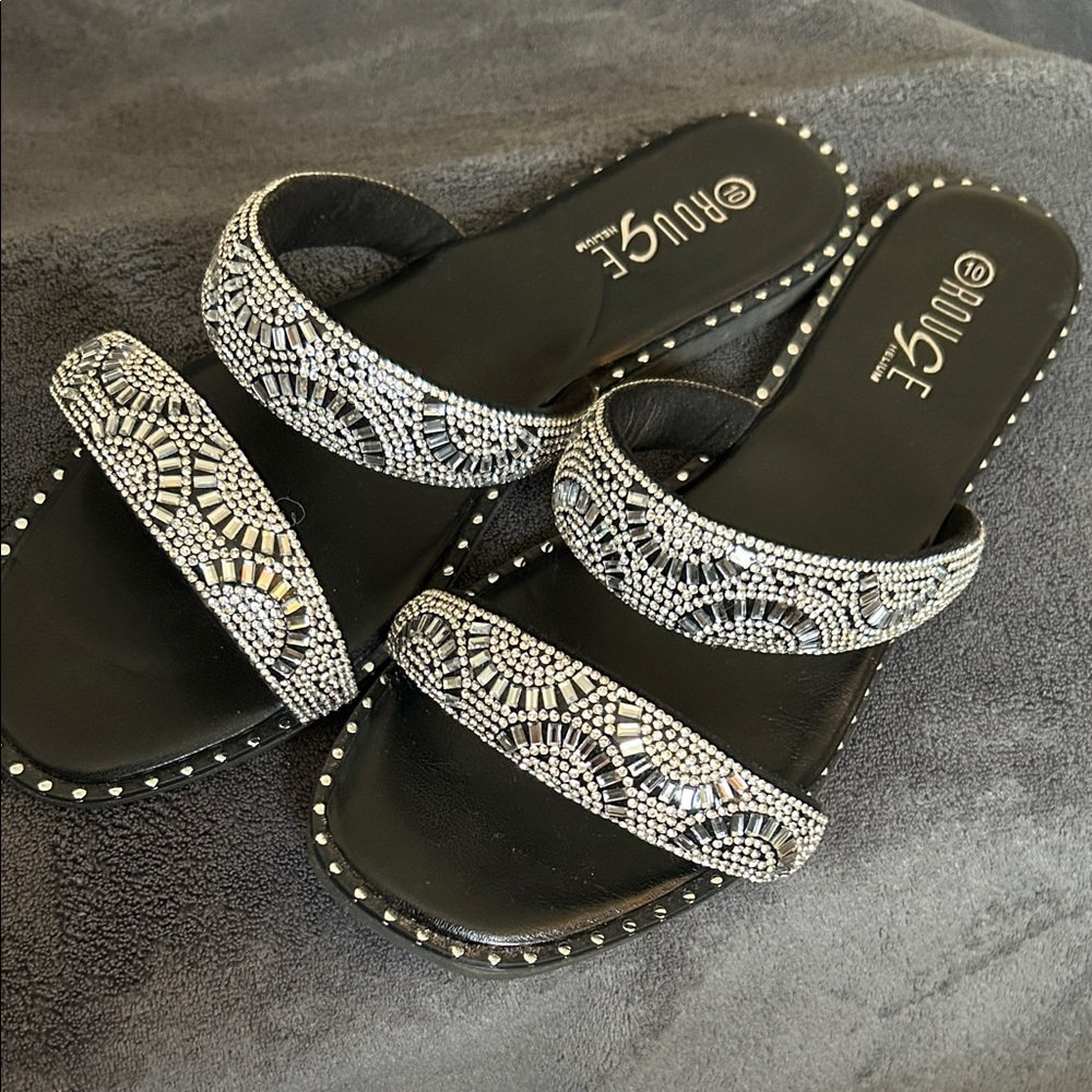 Rouge Helium Black Double-Strap Slide Sandals